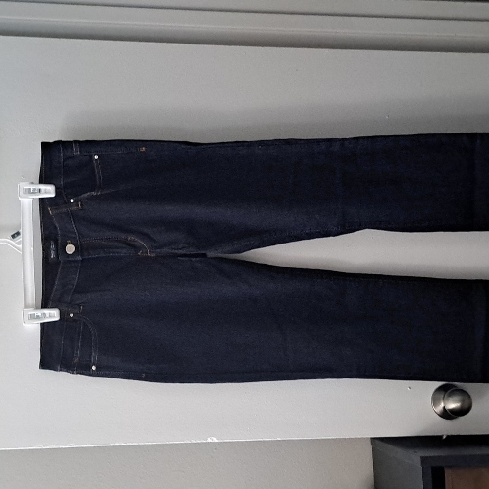 White House Black Market, Blanc 8R Slim leg